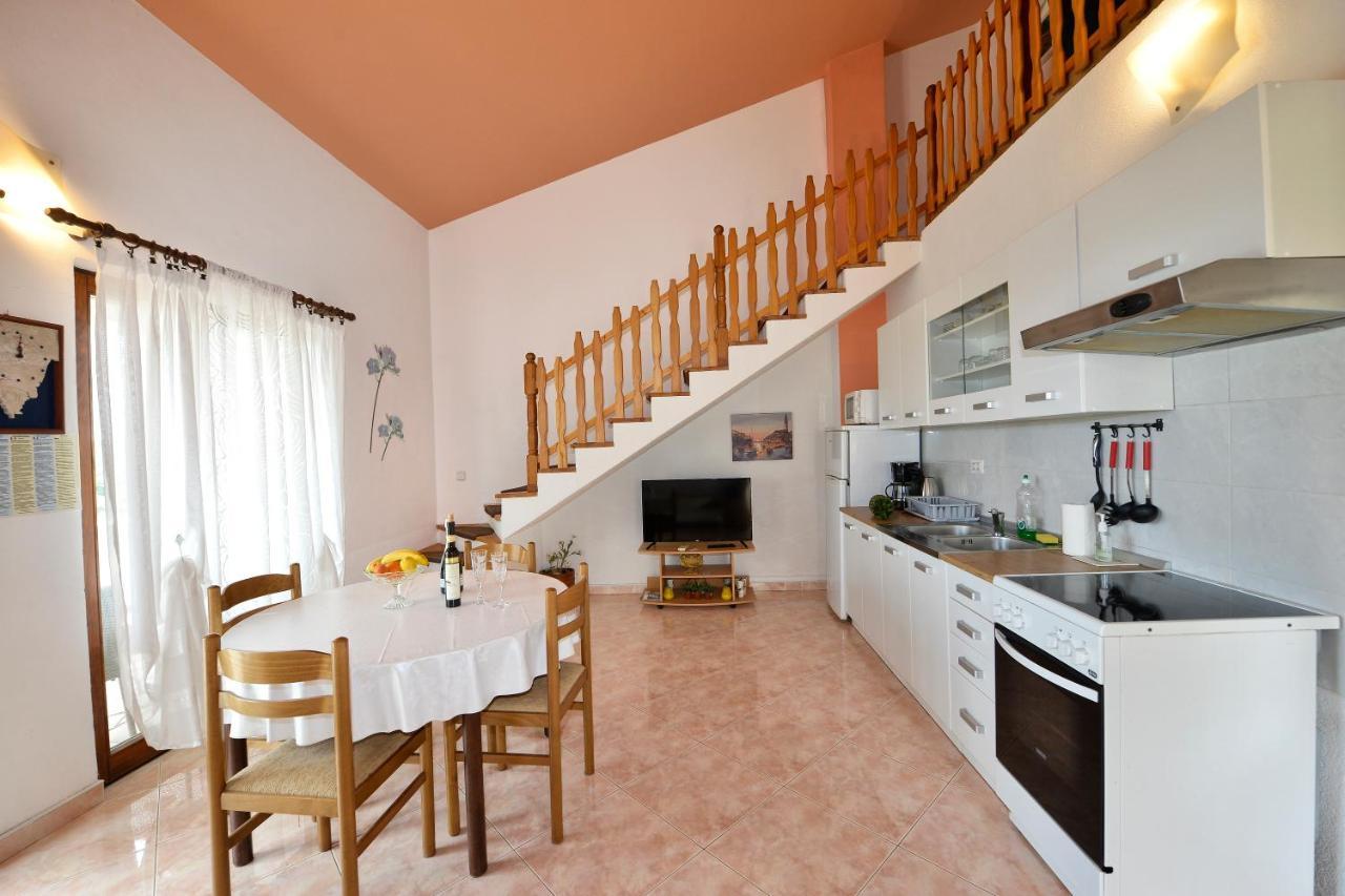 Apartments Ella Porec Exterior photo