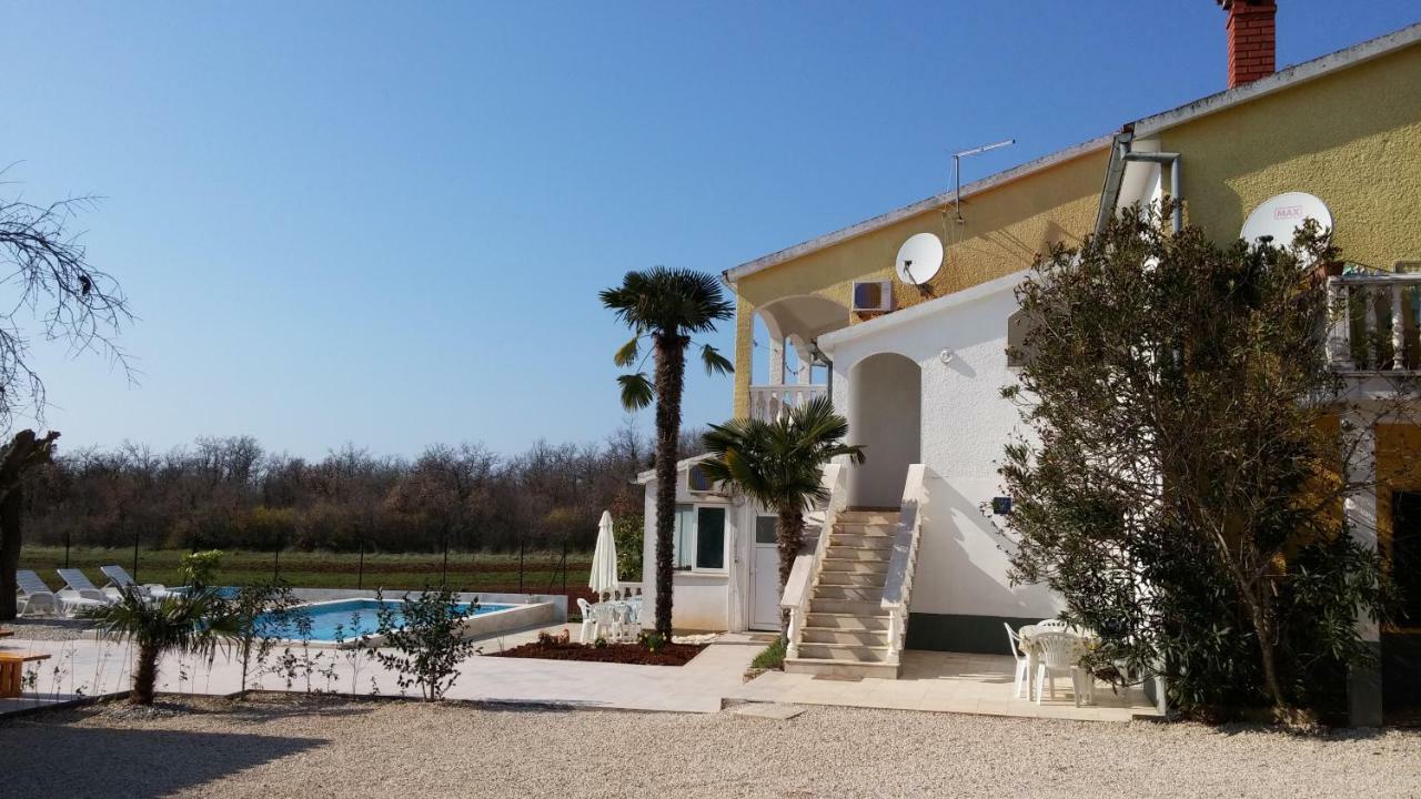 Apartments Ella Porec Exterior photo
